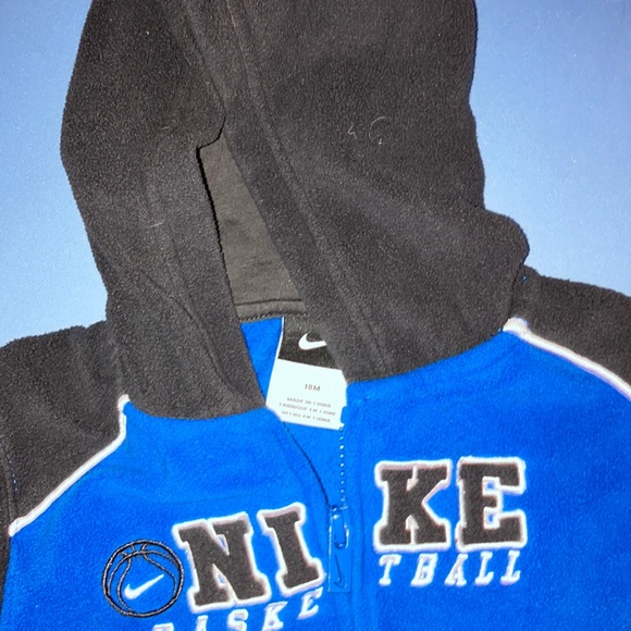 Nike Basketball 2 piece set Hooded fleece sweatshirt with zipper and gray pants - Picture 5 of 6
